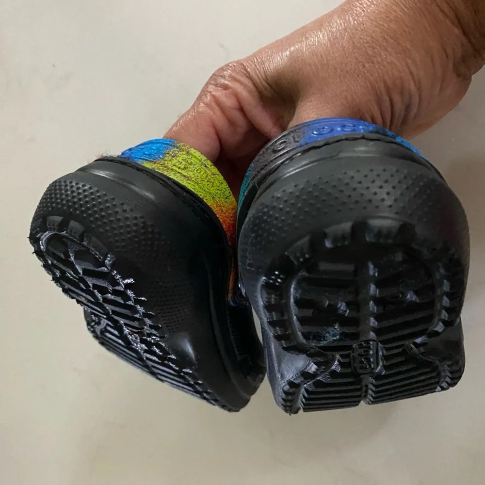 CROCS reposhing this